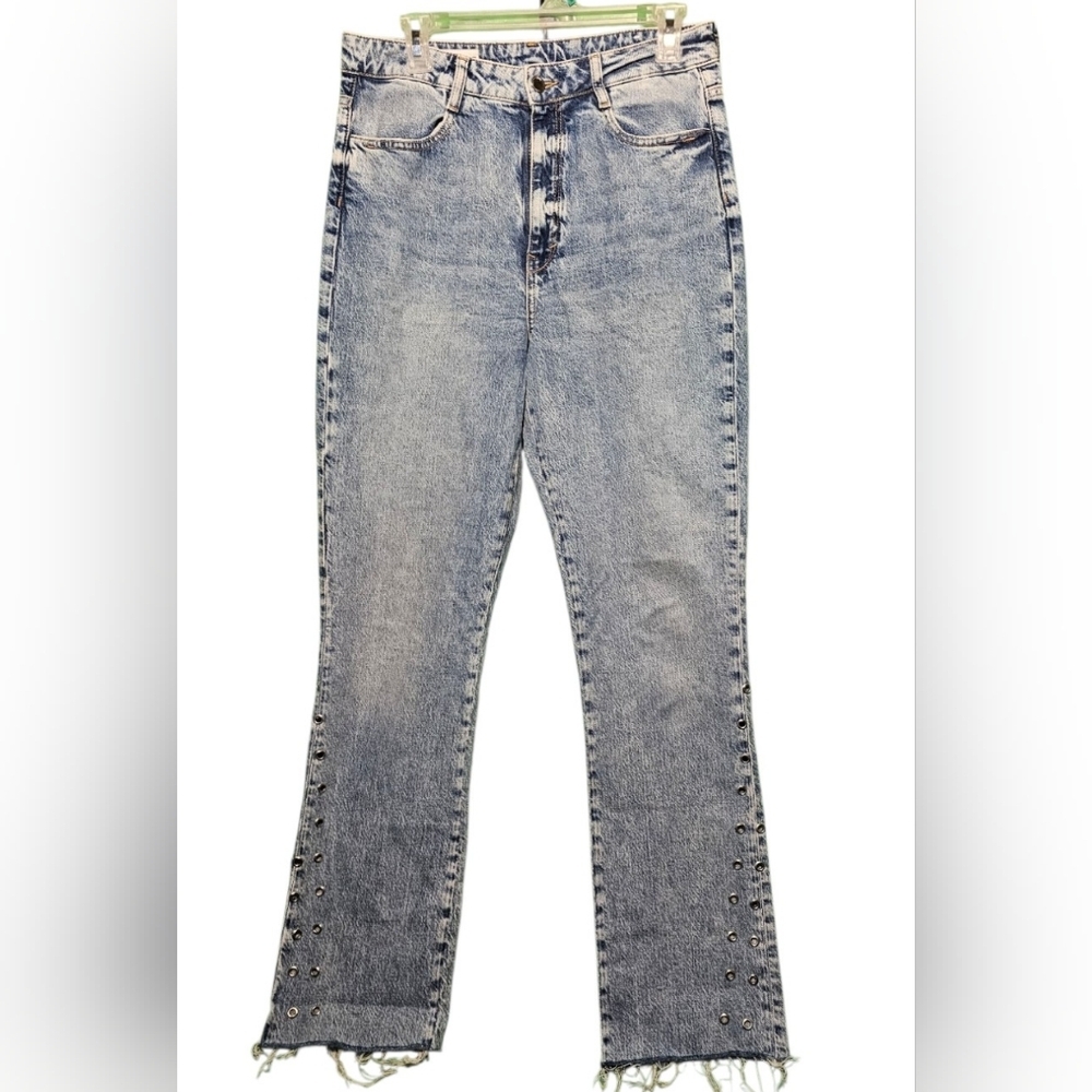 Zara Studded Flare Jeans EUC Size 8 - 30 Waist 31 Inseam